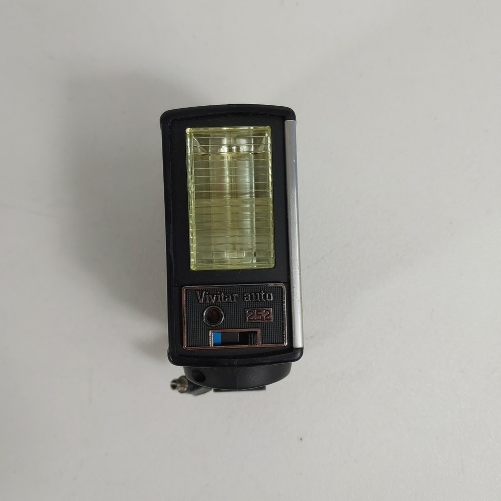 Vivitar Auto 252 Vintage Camera Flash‎